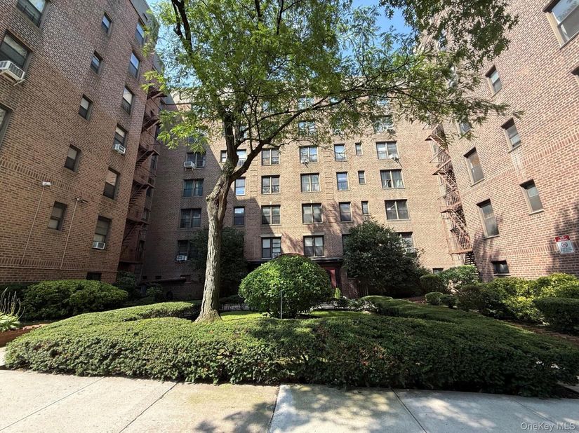 83-05 98 Street 5N, Woodhaven NY 11421