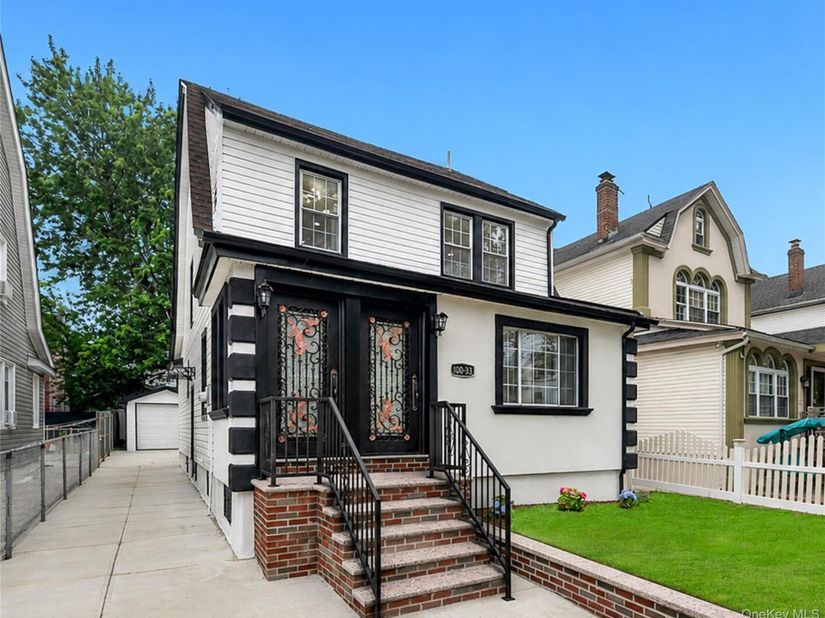 100-33 205th Street, Hollis NY 11423