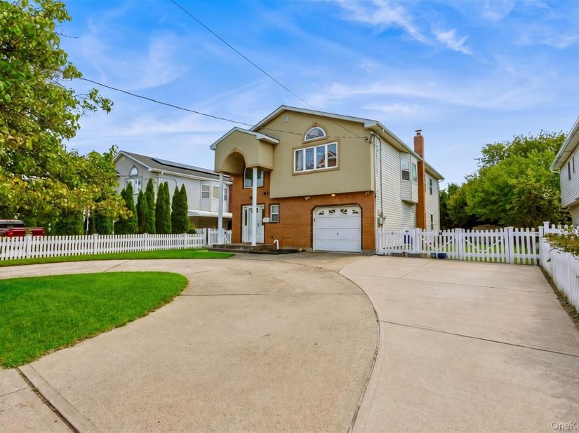 2929 Rockaway Avenue, Oceanside NY 11572