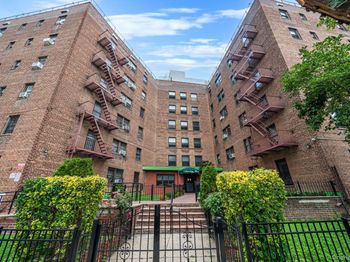 139-05 85 Drive