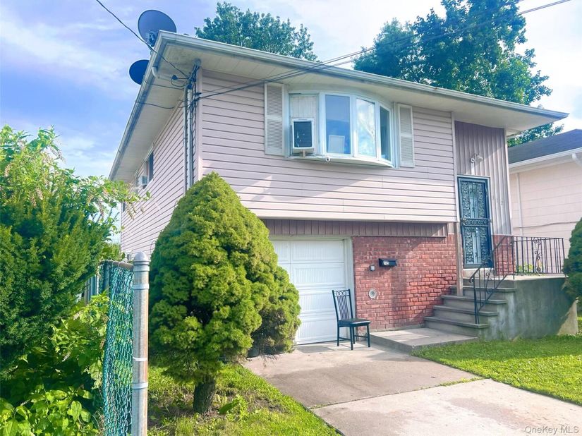 312 E Columbia Street, Hempstead NY 11550