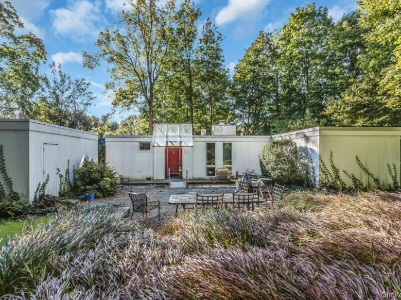 22 The Maples, Locust Valley NY 11560