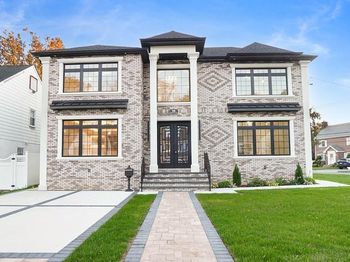 96 Gerard Avenue W