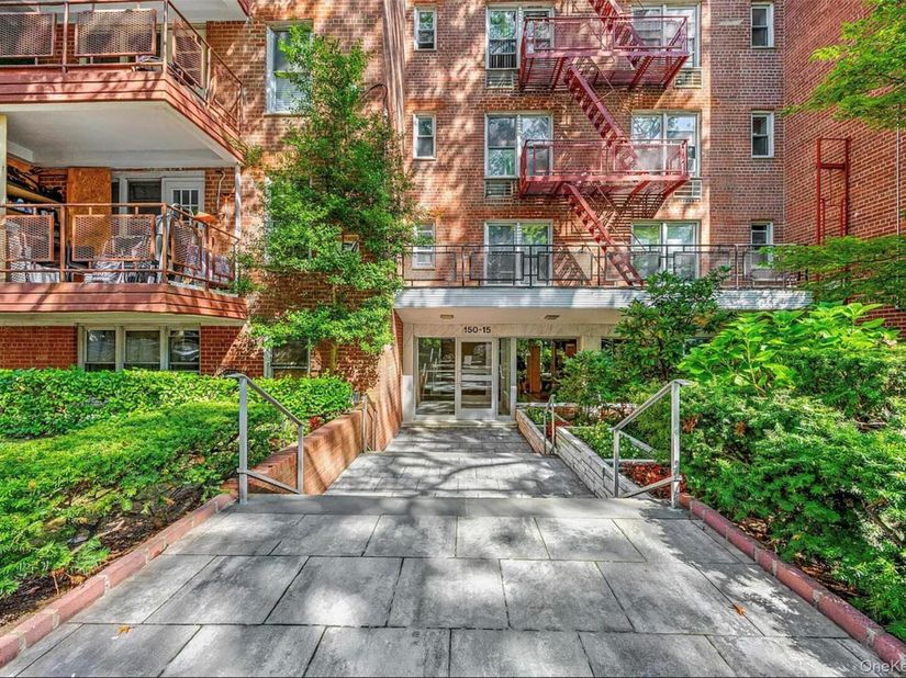 150-15 79th Avenue 1L, Kew Garden Hills NY 11367