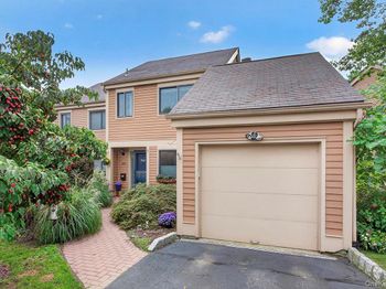 246 Treetop Crescent