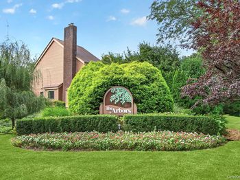 246 Treetop Crescent