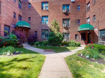 52-21 39th Road