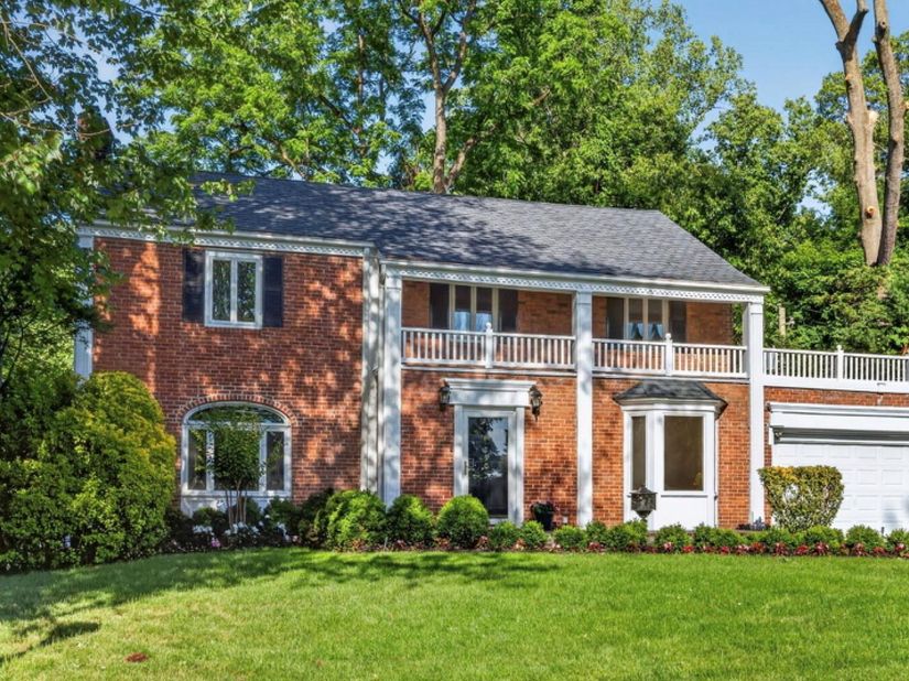 190 Sussex Drive, Manhasset NY 11030