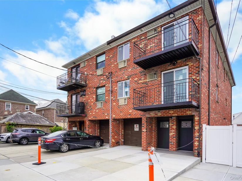 4658 161st Street, Flushing NY 11358