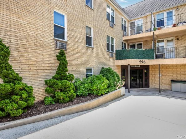 596 Broadway 15A, Lynbrook NY 11563