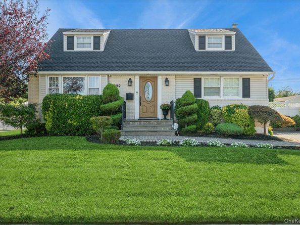 1022 White Birch Lane, Wantagh NY 11793