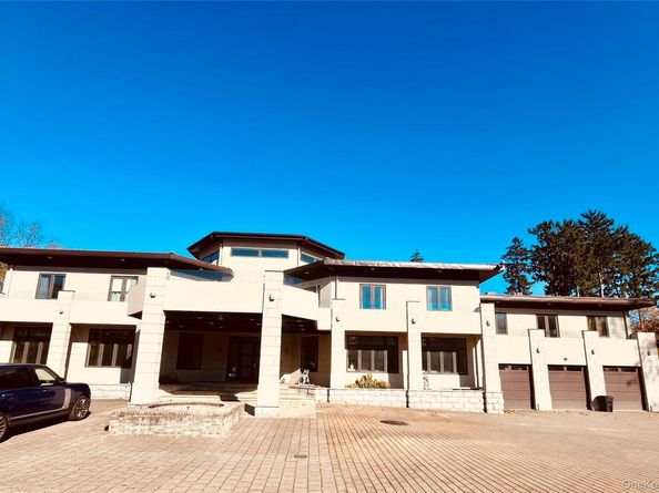 25 Shelter Rock Road, Manhasset NY 11030