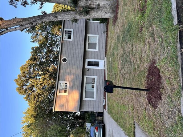 55 31st Street S, Wyandanch NY 11798