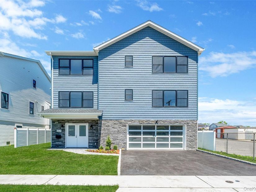 243 Mott Street, Oceanside NY 11572