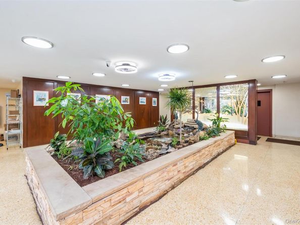 110 Brooklyn Avenue 3Z, Freeport NY 11520