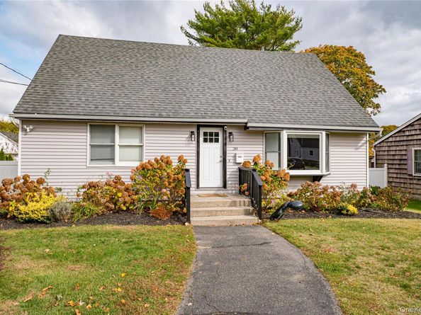 30 Fairway Avenue, Riverhead NY 11901