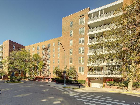 66-01 Burns Street 4N, Rego Park NY 11374