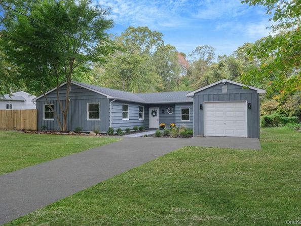 11 Wildwood Road, Ridge NY 11961