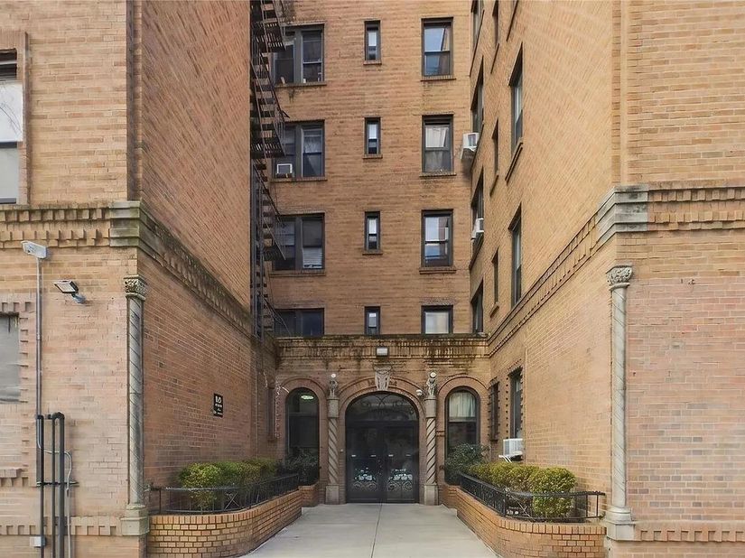 35-64 89th Street, Jackson Heights NY 11372