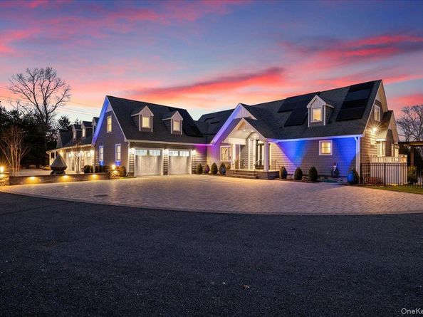 19 W Tiana Road, Hampton Bays NY 11946