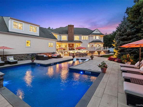 2 N Harbor Down, Miller Place NY 11764