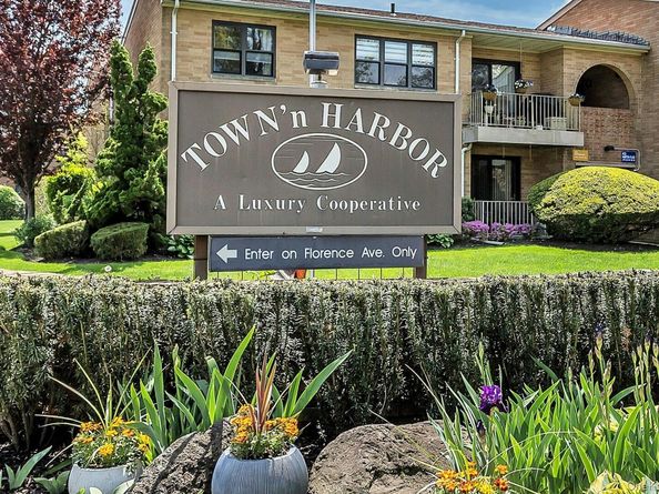 12 Florence Avenue 29A, Freeport NY 11520