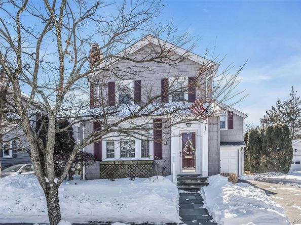 8 3rd Place, Garden City NY 11530