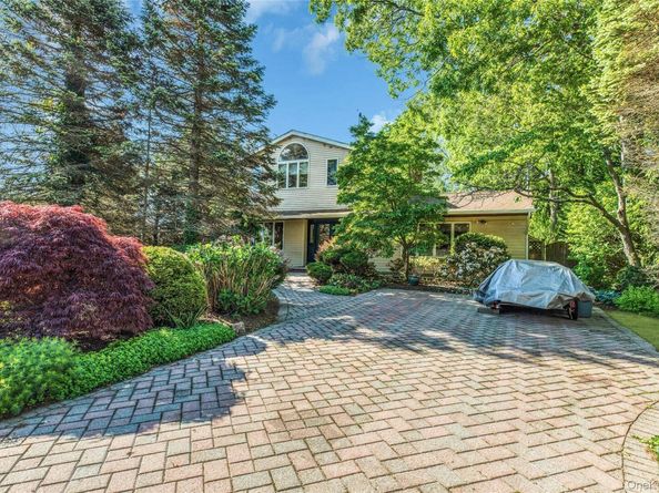 306 Versa Place, Sayville NY 11782