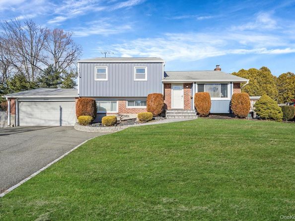 7 Marlowe Place, Greenlawn NY 11740