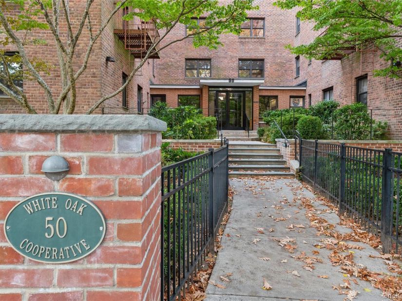 50 White Oak street 1E, New Rochelle NY 10801