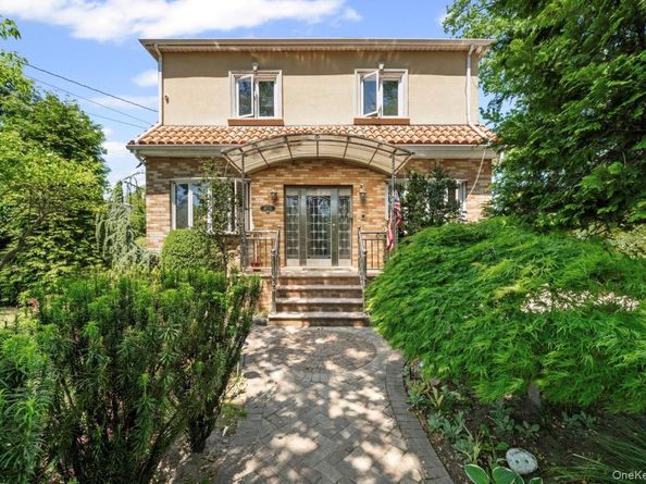 16015 13th Avenue, Whitestone NY 11357