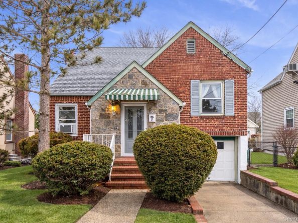 9 Clinton Street, Elmont NY 11003