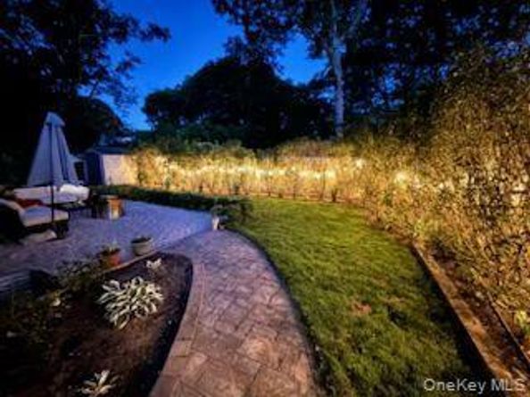 24 Woodridge Road, Hampton Bays NY 11946