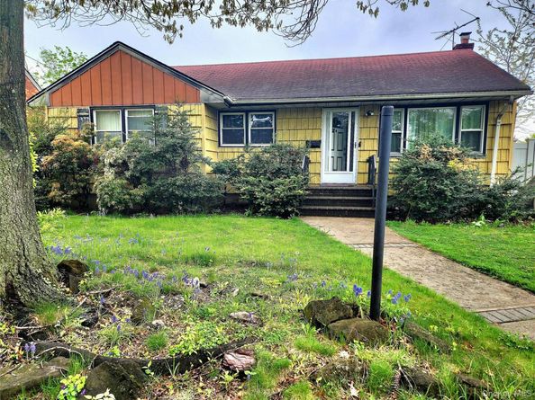 301 Pennsylvania Avenue, Roosevelt NY 11575
