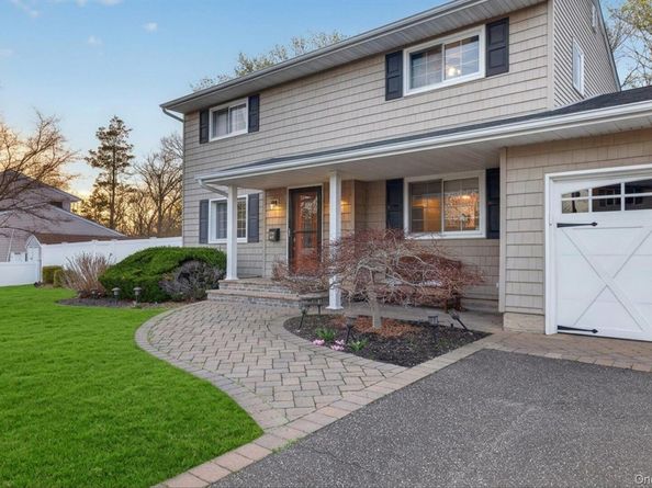 19 Shelton Court, Commack NY 11725