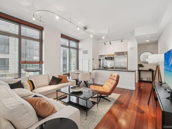 25 City Place 4B, White Plains NY 10601