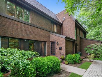 41 Spring Hollow