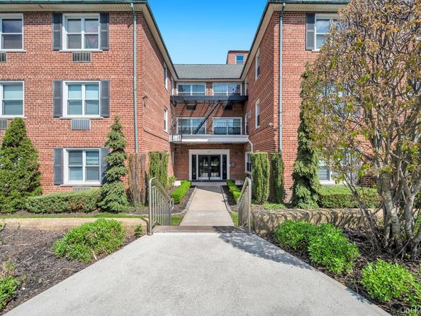 111 S Centre Avenue 2VV, Rockville Centre NY 11570