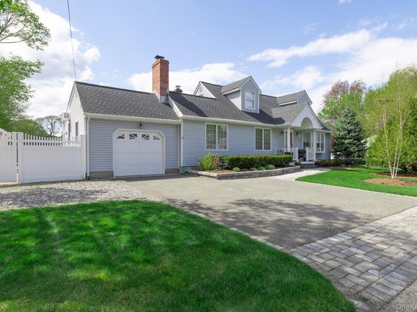 268 7th Avenue, Saint James NY 11780