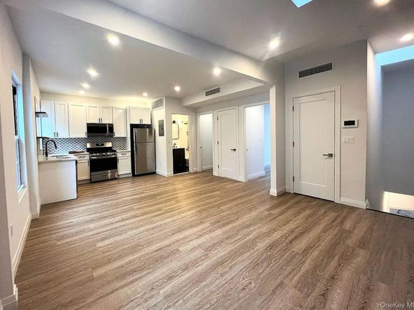 4112 20th Avenue, Astoria NY 11105