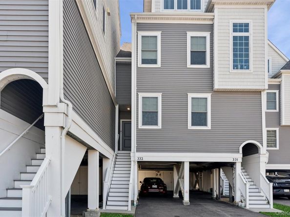 332 Marina Pointe Drive 332, East Rockaway NY 11518