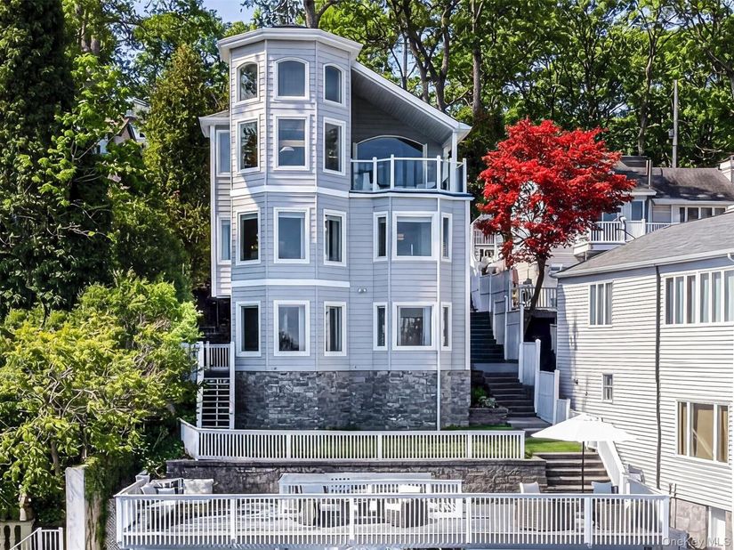 565 McKinley Terrace, Centerport NY 11721