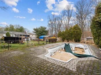 147 Horseblock Road