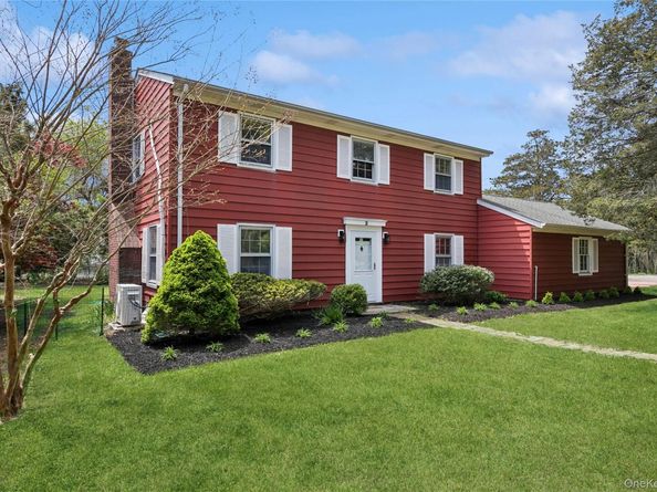2 Ludlow Lane, Hampton Bays NY 11946