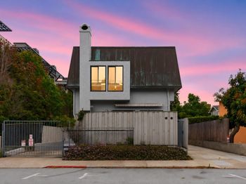 216 8th Avenue