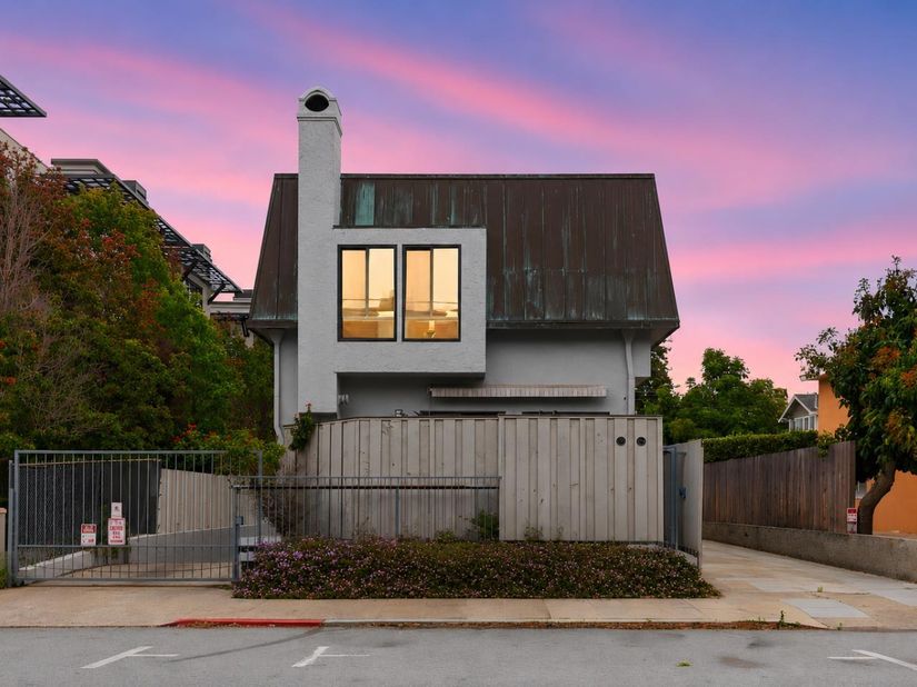216 8th Avenue, San Mateo CA 94401