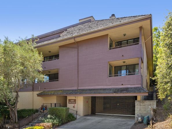 1115 Continentals Way 203, Belmont CA 94002