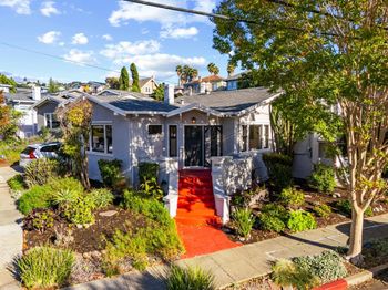 1200 El Centro Avenue