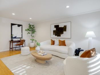 856 La Barbera Drive