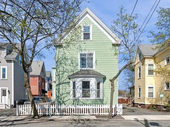 1 English St